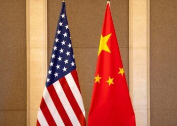 US sailing warship into Taiwan Strait prompts fiery response from China