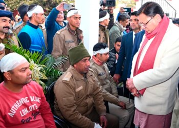 Indian town sets curfew after mosque clashes, police ordered to shoot violators