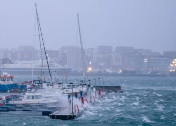 Ingunn brings hurricane-force winds, structural damage, power outages to Norway