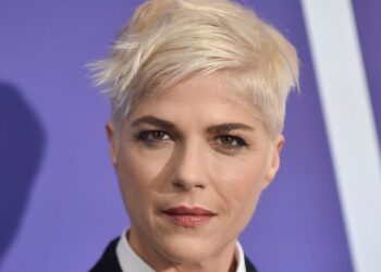 Selma Blair Apologizes For Islamophobic Screed Against 'Terrorist Supporting Goons'