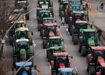 Spanish Farmers Block Highways To Protest European Union Regulations