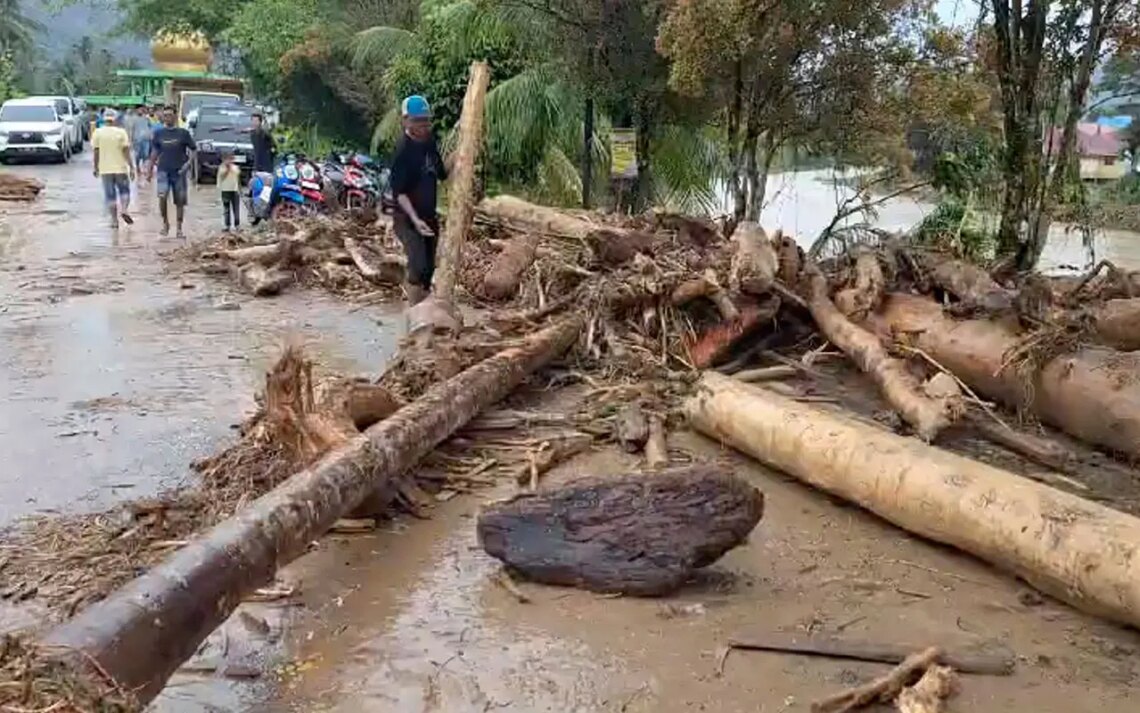 26 dead, 11 missing after flash floods on Indonesia’s Sumatra island