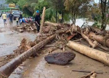 26 dead, 11 missing after flash floods on Indonesia’s Sumatra island