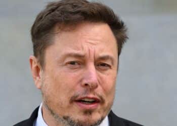 Elon Musk Whines About ‘Woke’ Oscars & People Won’t Stop Roasting Him