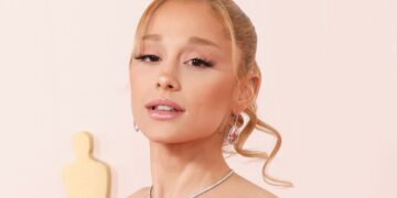 Fans Are Worried Ariana Grande Can’t Stop Speaking In Her 'Wicked' Voice After Her Oscars Appearance