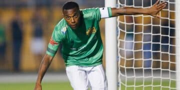 Former soccer star Robinho turns himself in to start serving 9-year prison sentence for rape