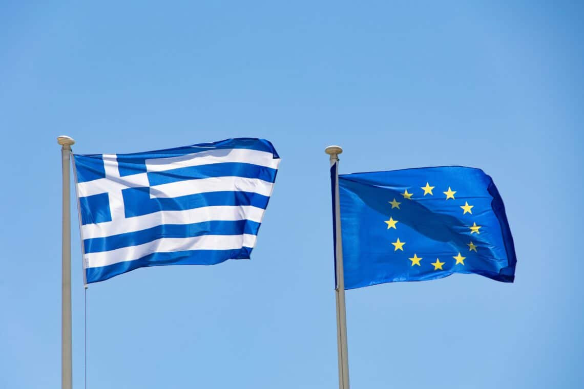 Greek authorities rescue 100 migrants found in vessel off southern mainland