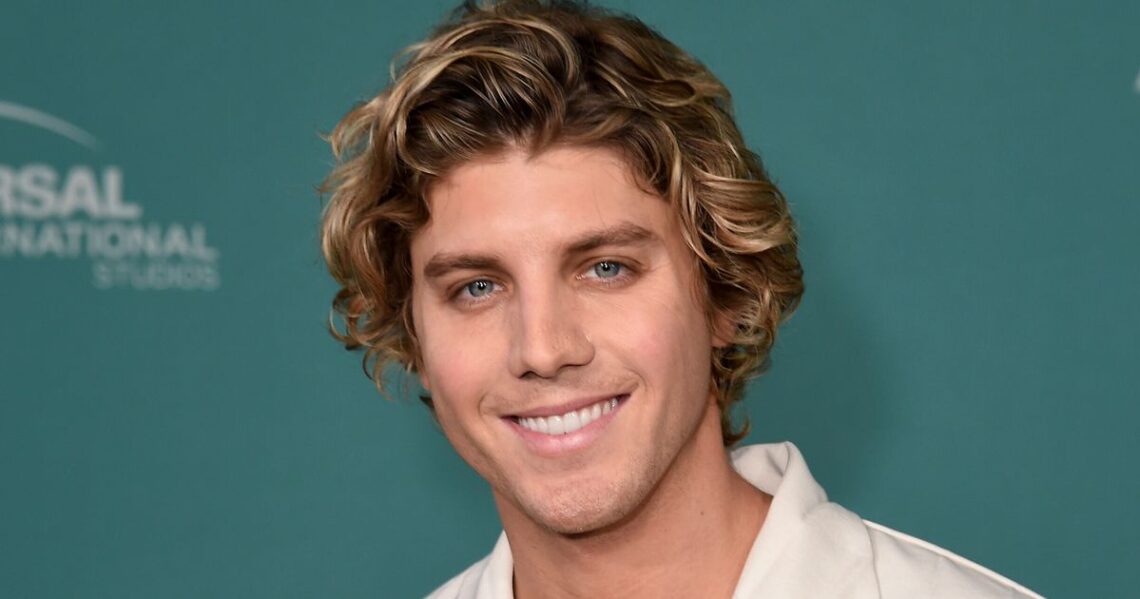 Lukas Gage Recalls His Mom's Reaction To His NSFW 'White Lotus' Scene