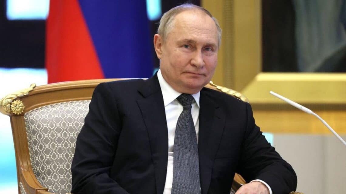 Putin warns the West that Russia is 'ready' for nuclear war Putin warns the West that Russia is ‘ready’ for nuclear war