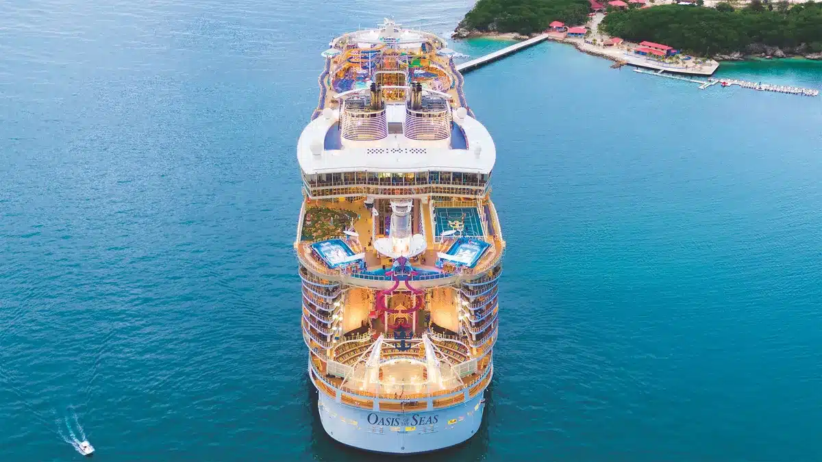 Top 10 Biggest Cruise Ships in the World - Oasis Of The Seas