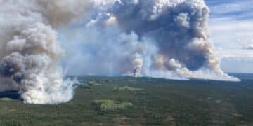 A Wildfire Has Forced Out Hundreds Of Residents In Canada's Oil Sand Hub Of Fort McMurray