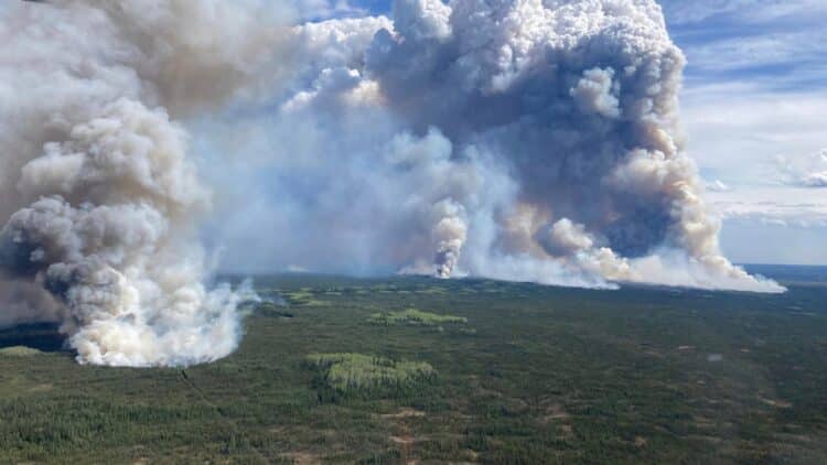 A Wildfire Has Forced Out Hundreds Of Residents In Canada's Oil Sand Hub Of Fort McMurray