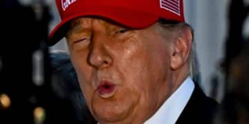 ‘Daily Show’ Taunts Trump With Uncomfortable ‘Losers’ Reminder