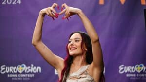 Israeli Eurovision Contestant Eden Golan Surrounded By Security, Boos And Applause Ahead Of Finals