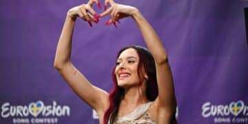 Israeli Eurovision Contestant Eden Golan Surrounded By Security, Boos And Applause Ahead Of Finals