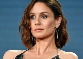 Sarah Wayne Callies Says An Actor Spat On Her On 'Prison Break' Set