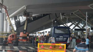 1 dead after severe rain causes roof collapse at India’s New Delhi airport