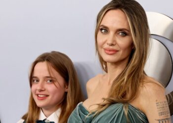 Angelina Jolie And Daughter Vivienne Harmonize With Style On Tonys Red Carpet
