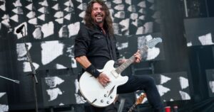 Dave Grohl Takes A Swipe At Taylor Swift’s Eras Tour
