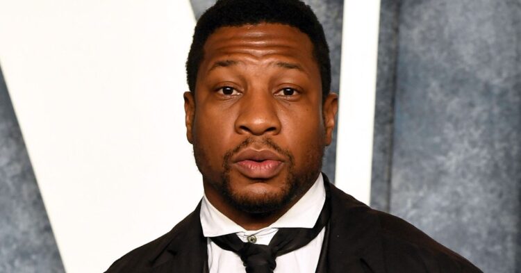 Jonathan Majors Tearfully Addresses Assault Conviction After Winning ‘Perseverance Award’