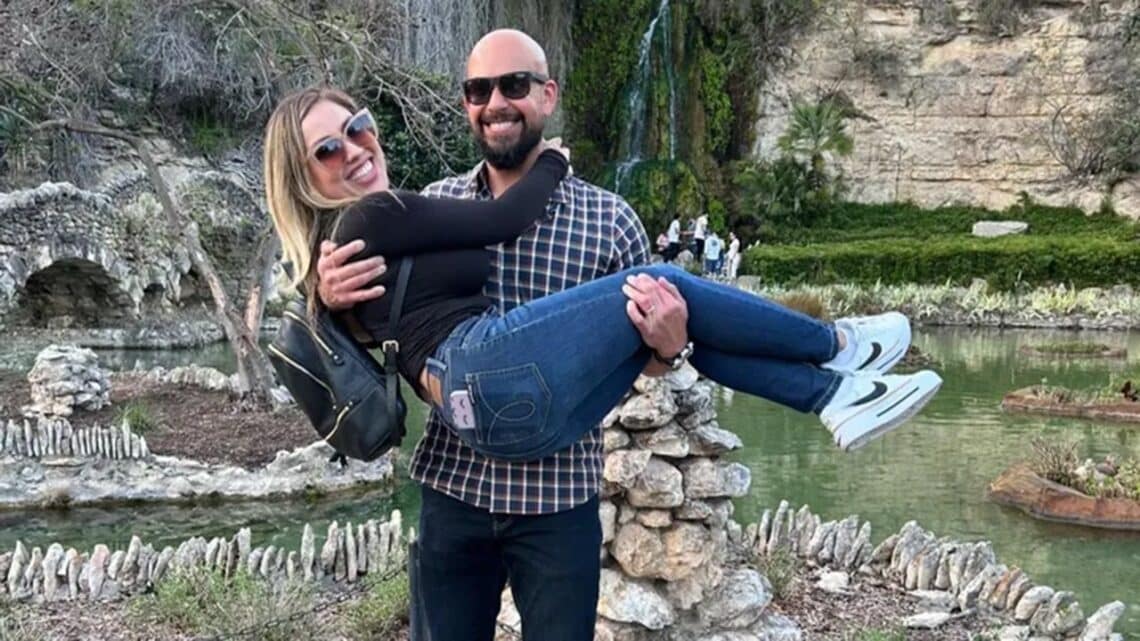 Mexico hot tub death: US tourist who was electrocuted remembered as ‘big family man’ who had 'heart of gold’ Mexico hot tub death: US tourist who was electrocuted remembered as ‘big family man’ who had ‘heart of gold’