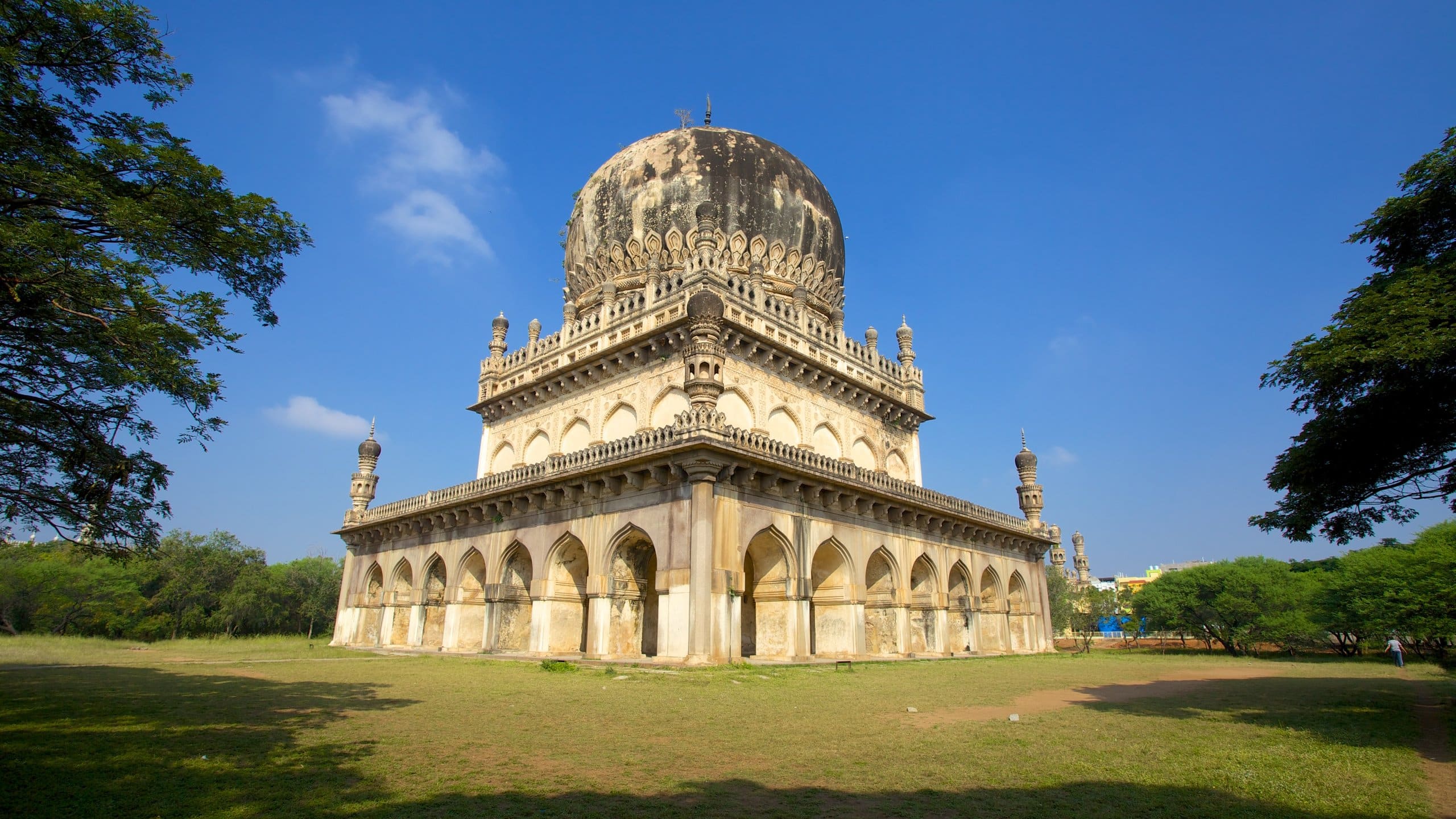 7 Must-Visit Places In Hyderabad You Should Know About