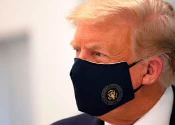 Trump Staffer Tried To Convince Him He ‘Looked Cool’ In Mask