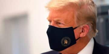 Trump Staffer Tried To Convince Him He ‘Looked Cool’ In Mask