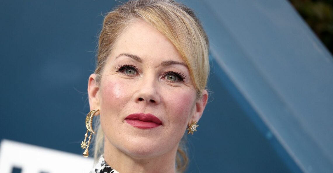 Christina Applegate Hilariously Lists ‘Love Island’ Pet Peeves