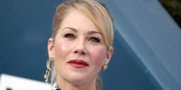 Christina Applegate Hilariously Lists ‘Love Island’ Pet Peeves