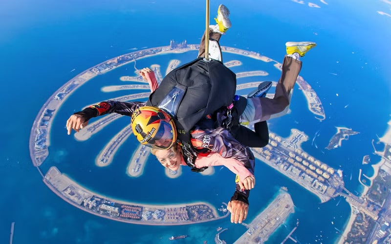 5 Best Places For Skydiving Around The World