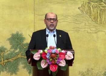 Palestinian factions agree to form unity government after talks in China