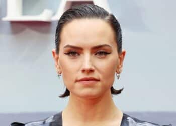 Daisy Ridley Says She Has Graves' Disease