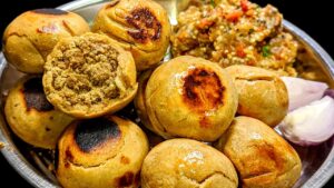 From Chaat to Vada Pav: 8 Best Indian Street Foods by State