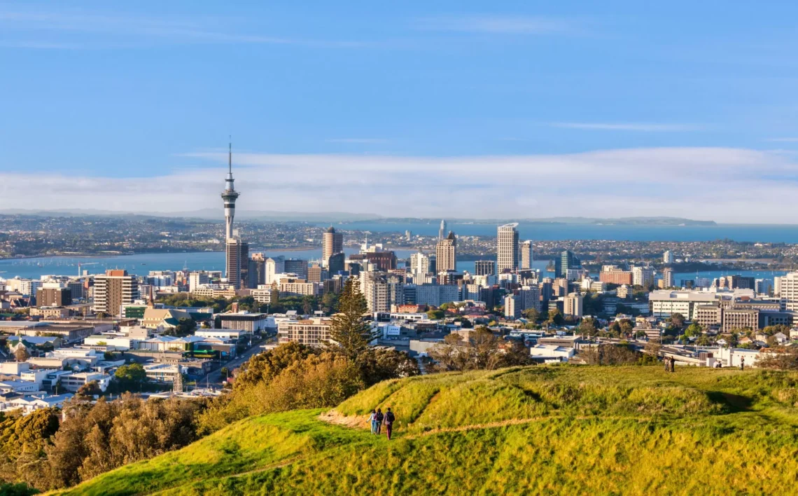 The 10 Best Places To Visit In New Zealand | Glowworm Caves, Auckland And More...