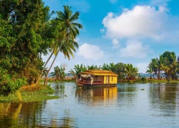 Top 5 Best Tourist Places To Visit In Kerala
