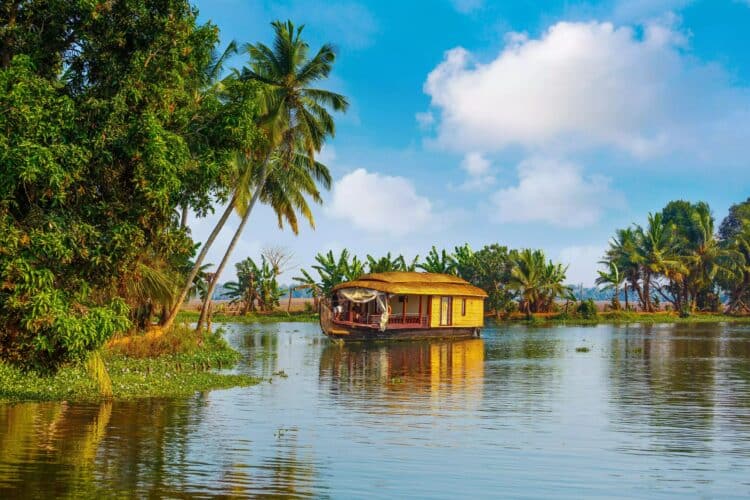 Top 5 Best Tourist Places To Visit In Kerala