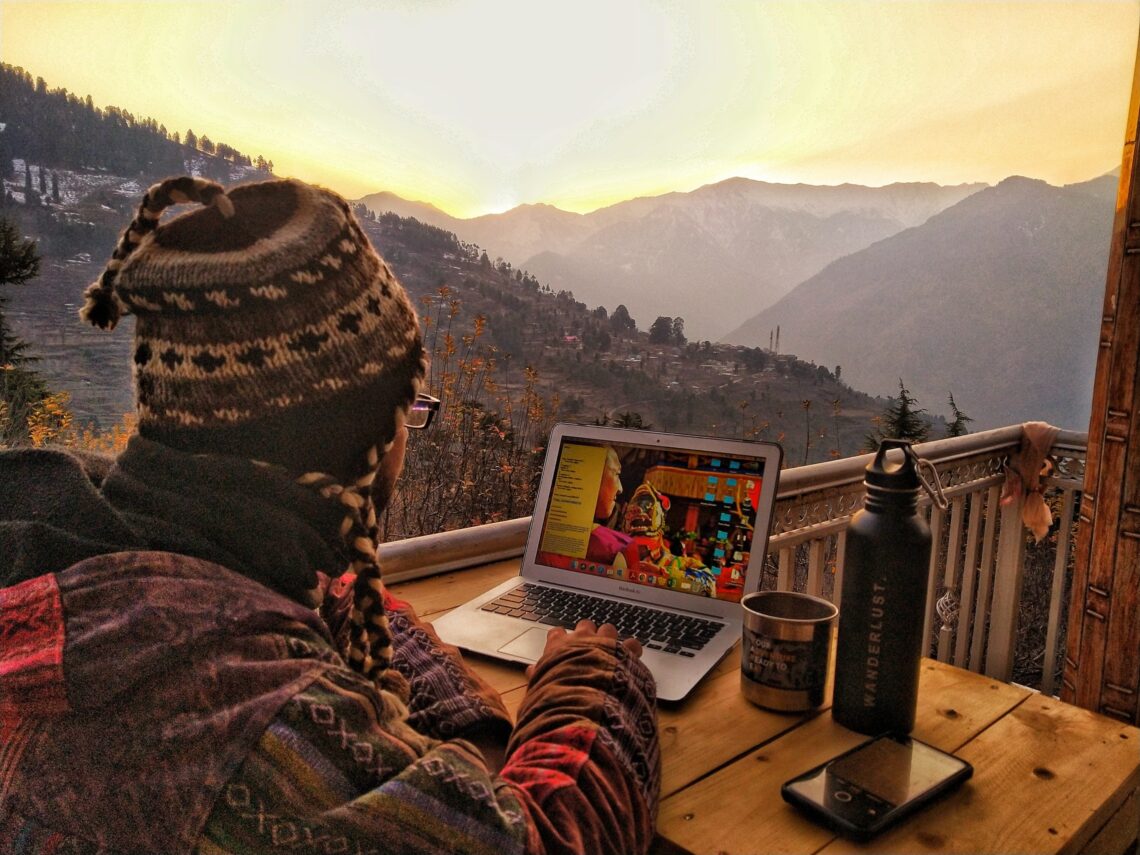 5 Amazing Places To Work From Home In Mussoorie