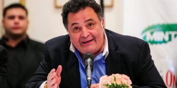 20 Famous Dialogues By Rishi Kapoor