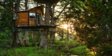 10 Most Luxurious Treehouse Hotels In North America
