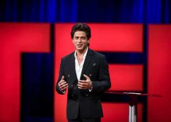 25 Iconic Dialogues Of Shah Rukh Khan That Are Unforgettable! 25 Iconic Dialogues Of Shah Rukh Khan That Are Unforgettable!