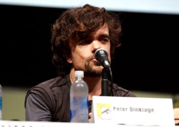 Peter Dinklage speaking at a San Diego Comic-Con panel