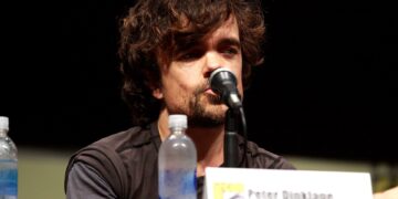 Peter Dinklage speaking at a San Diego Comic-Con panel
