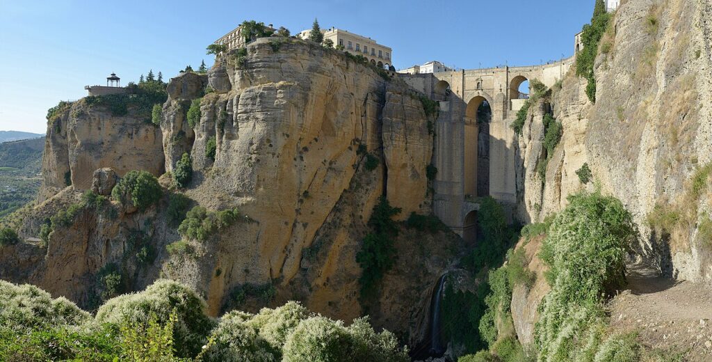 Puente Nuevo bridge spanning the El Tajo gorge in Ronda, Andalusia, Spain