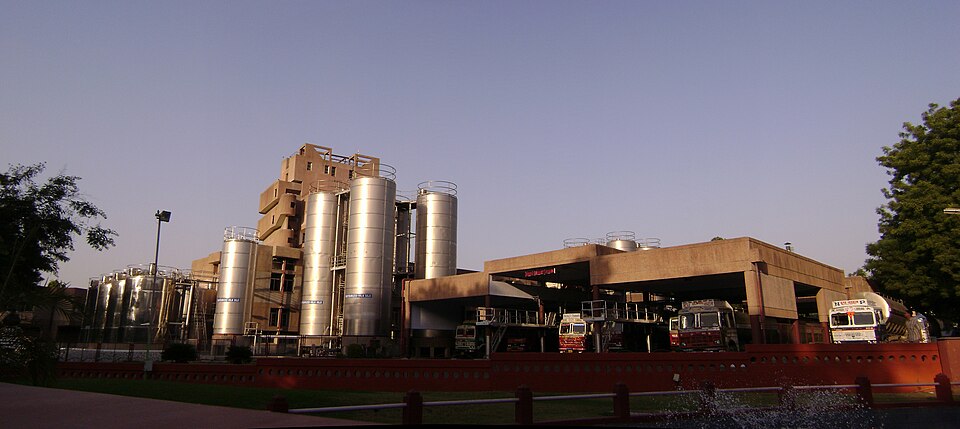 Amul Case Study: How Farmers Built a Rs 1 Lakh Crore Brand Fresh milk being poured at a dairy, illustrating the Amul cooperative case study