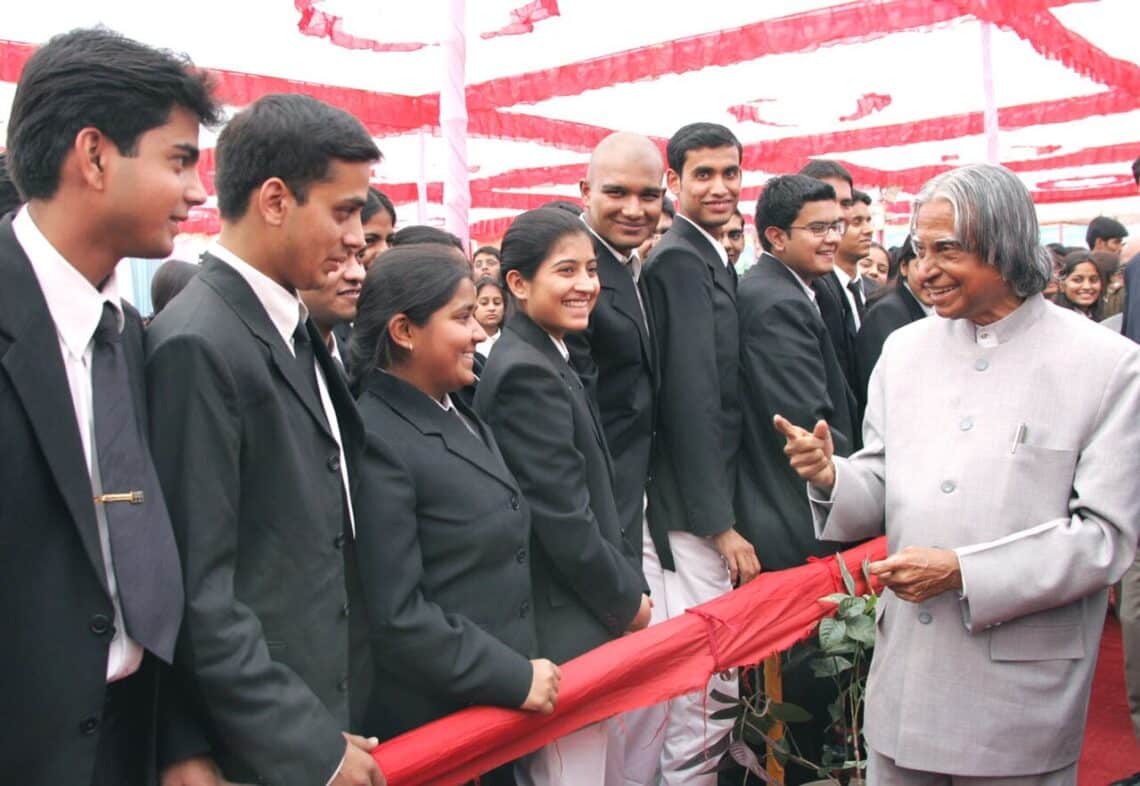 Why Role Models Matter: 6 Reasons, and How to Choose the Right One Dr A.P.J. Abdul Kalam interacting with students in Jodhpur, 2004