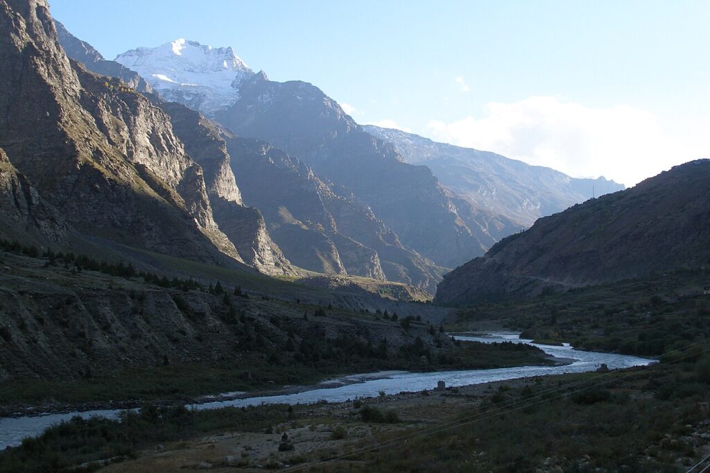 A mountain highway in Himachal Pradesh, a region seen in Bollywood road trip movies