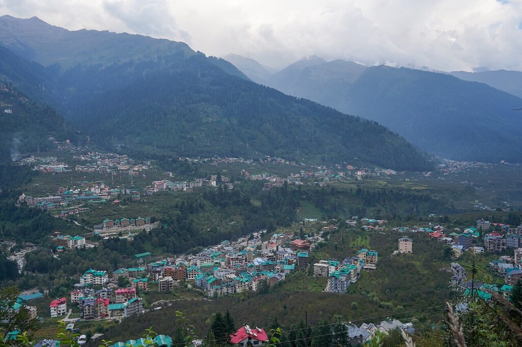 Snow-capped mountains near Manali, a setting seen in the Bollywood rom-com Yeh Jawaani Hai Deewani