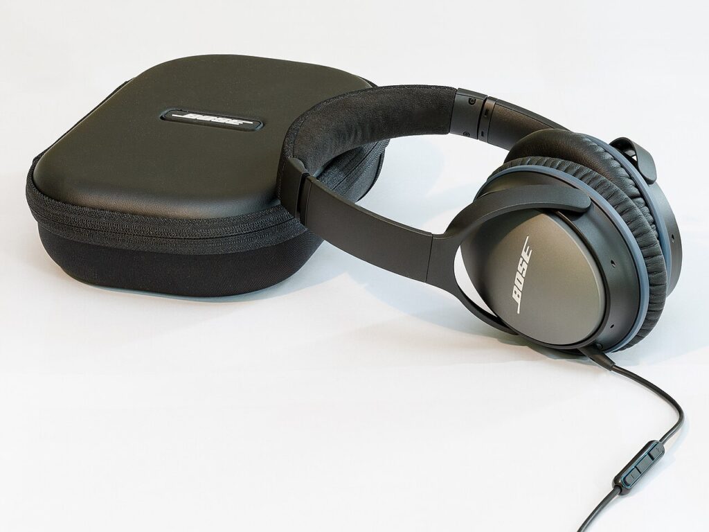 Bose Noise Cancelling Headphones 700 in black, reviewed for 2026