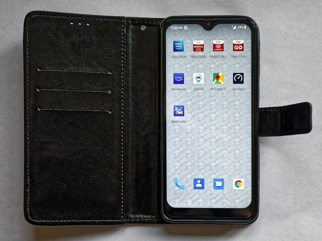 8 Dangerous Apps for Android You Should Delete Right Now (2026) An Android smartphone, where users should remove risky browsers, VPNs and cleaner apps